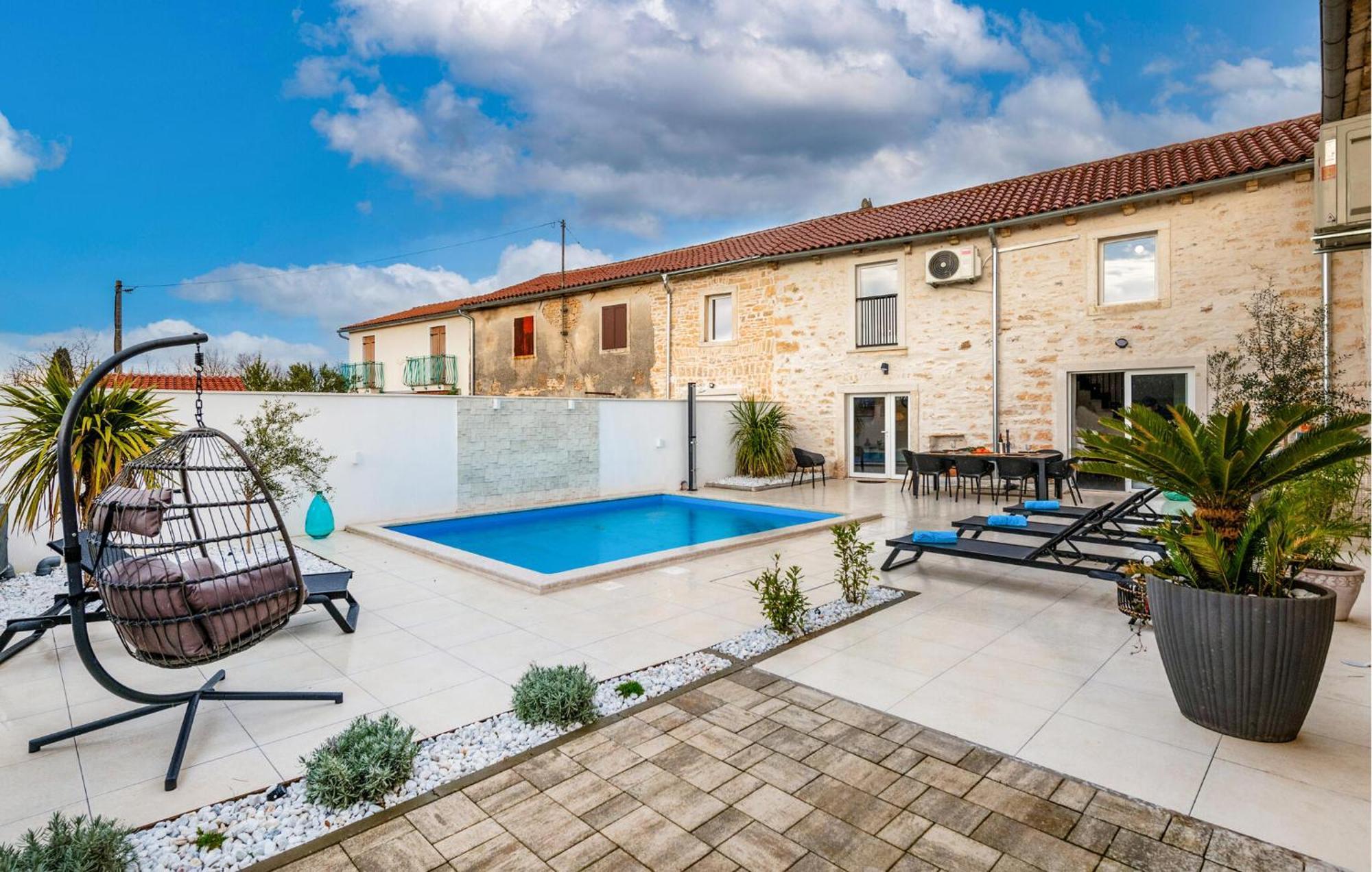 Lovely Home In Vidulini With Kitchen Exterior foto